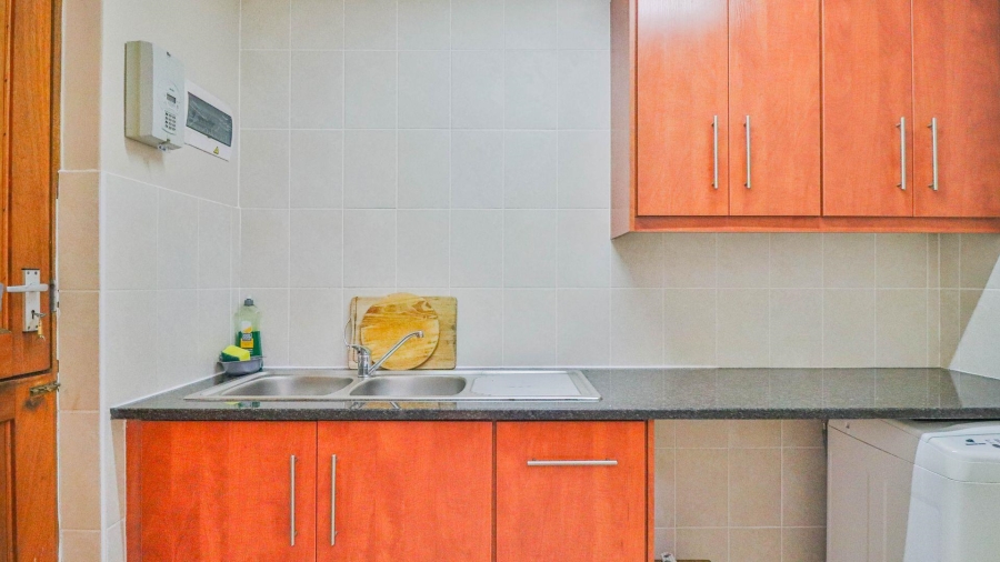 To Let 3 Bedroom Property for Rent in Heiderand Western Cape